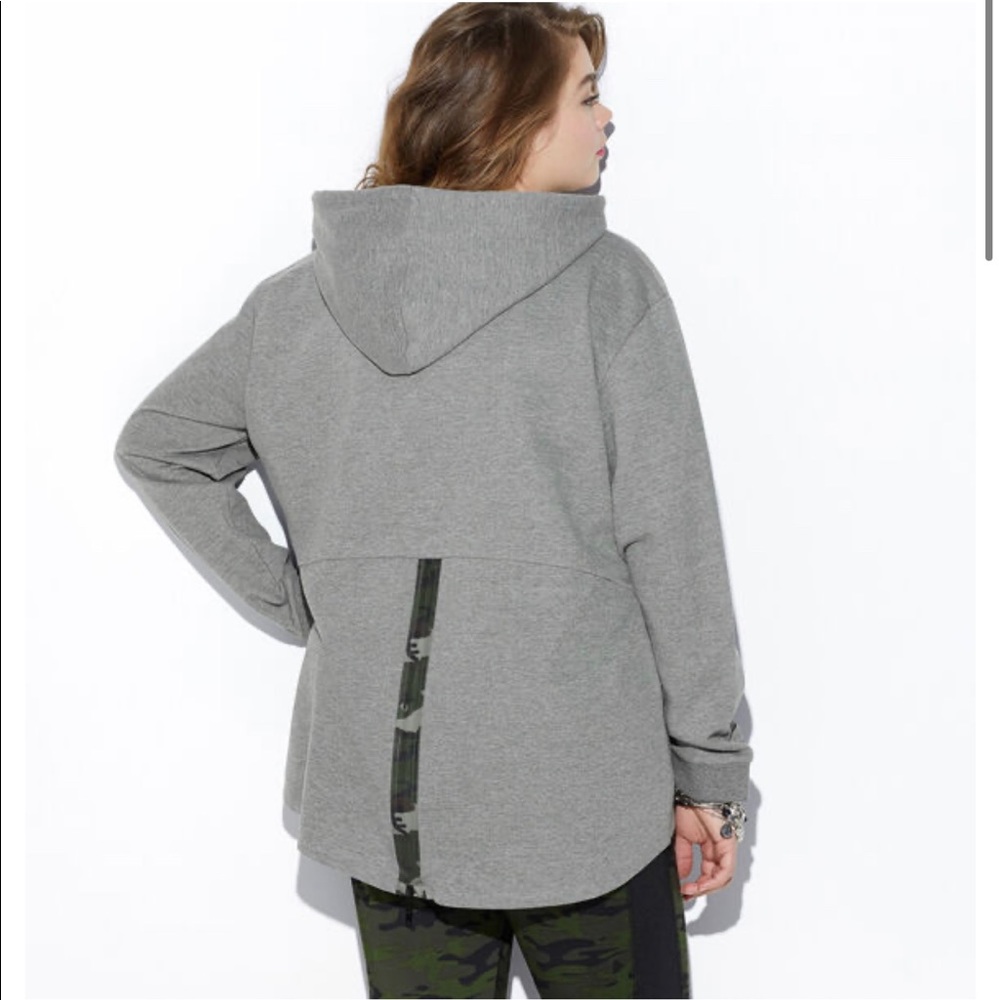 Loralette Hoodie with Back Camo Zipper